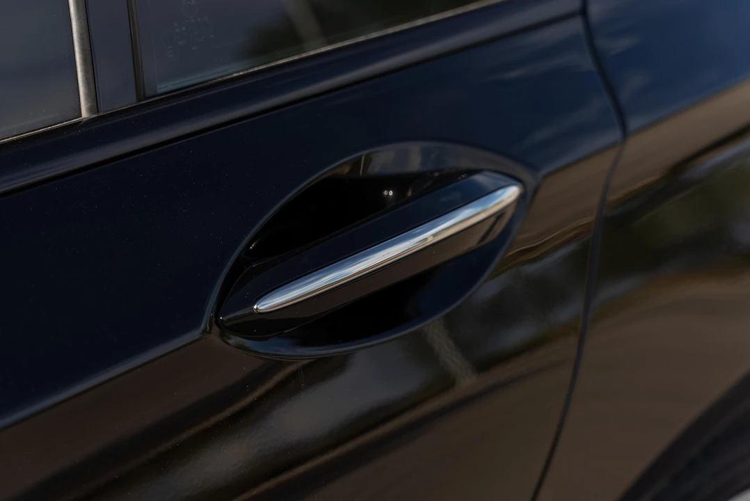 2011 BMW Alpina B7 - Image 12 of 31