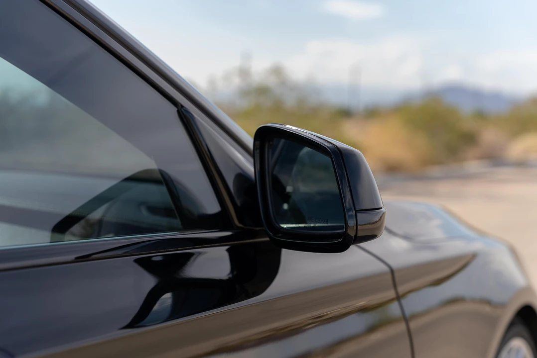 2011 BMW Alpina B7 - Image 17 of 31