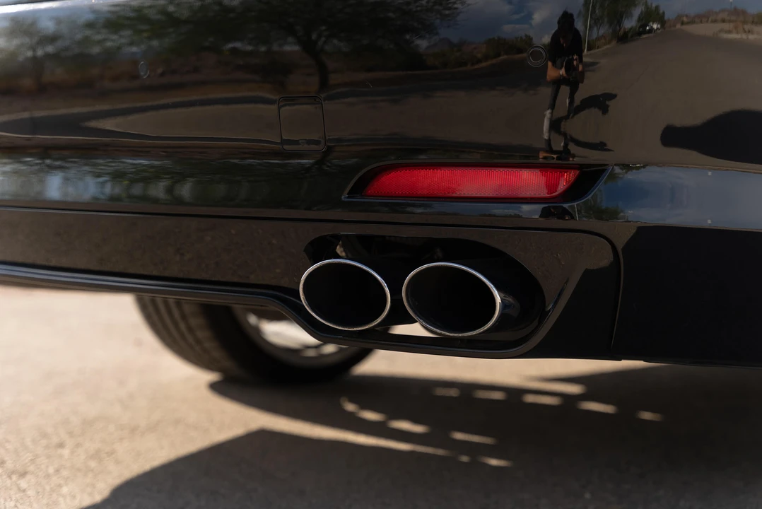 2011 BMW Alpina B7 - Image 15 of 31