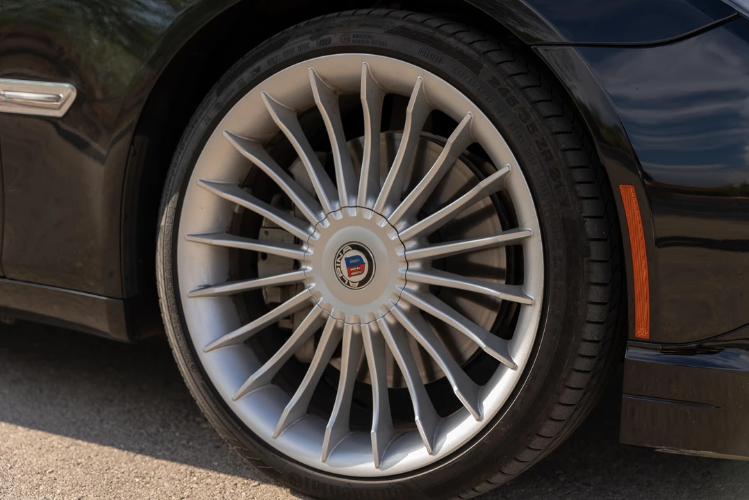 2011 BMW Alpina B7 - Image 21 of 31