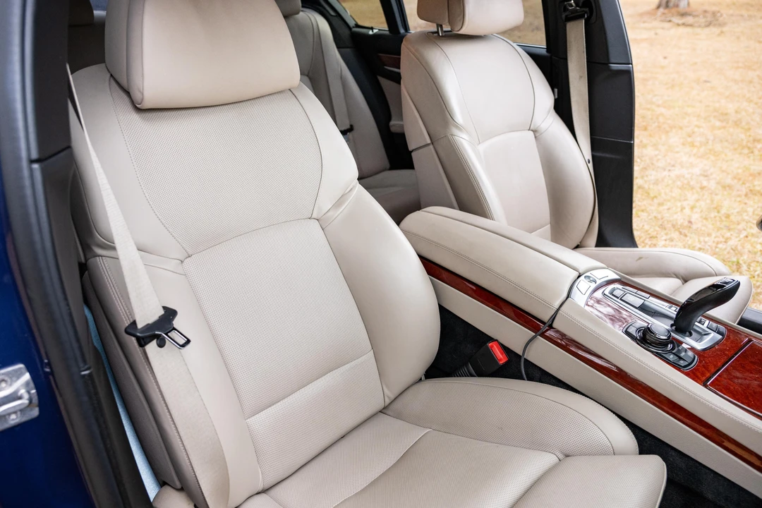 2011 BMW Alpina B7 - Image 27 of 31