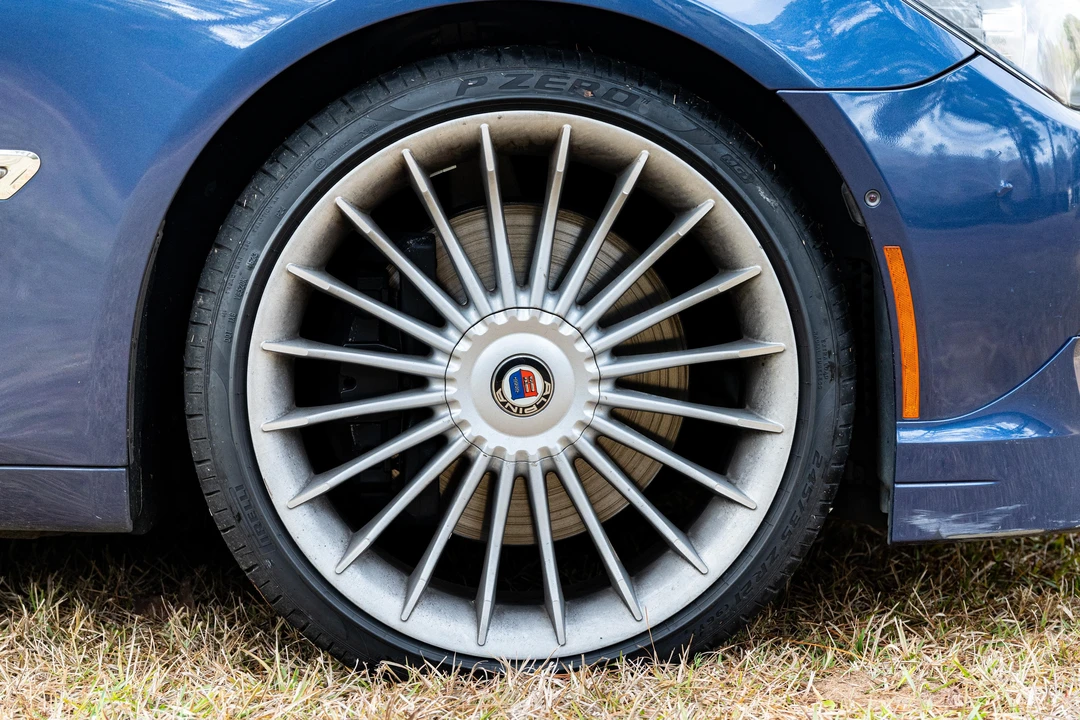 2011 BMW Alpina B7 - Image 25 of 31