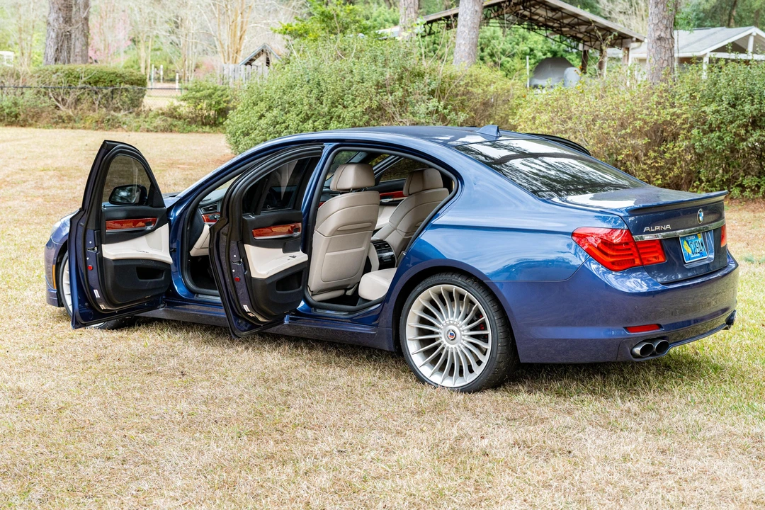 2011 BMW Alpina B7 - Image 13 of 31