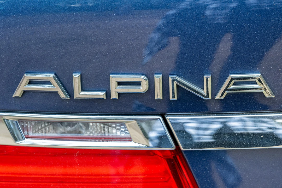 2011 BMW Alpina B7 - Image 18 of 31