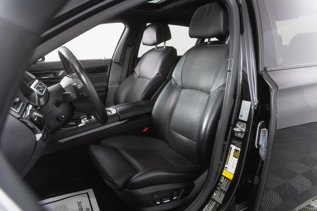 2011 BMW Alpina B7 - Image 4 of 8