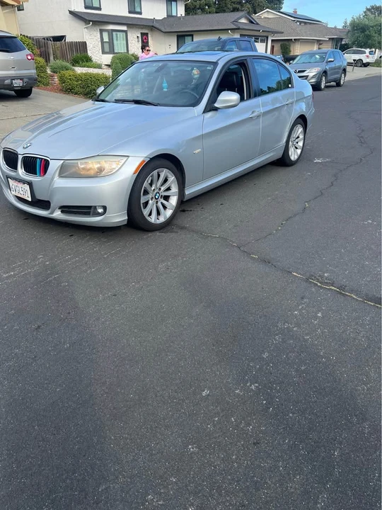 2011 BMW 5 Series - Image 3 of 5