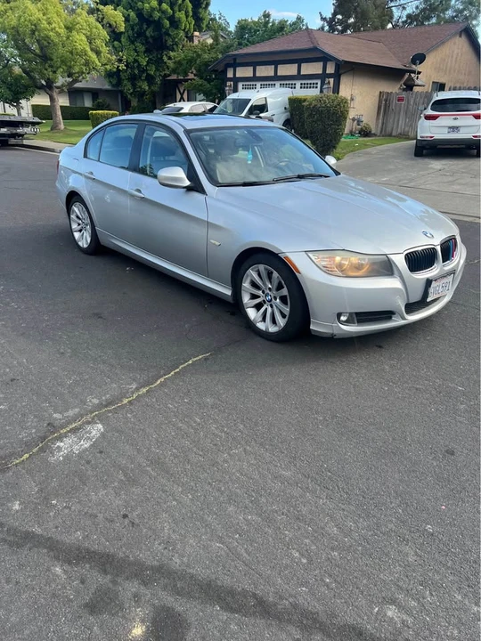 2011 BMW 5 Series - Image 2 of 5