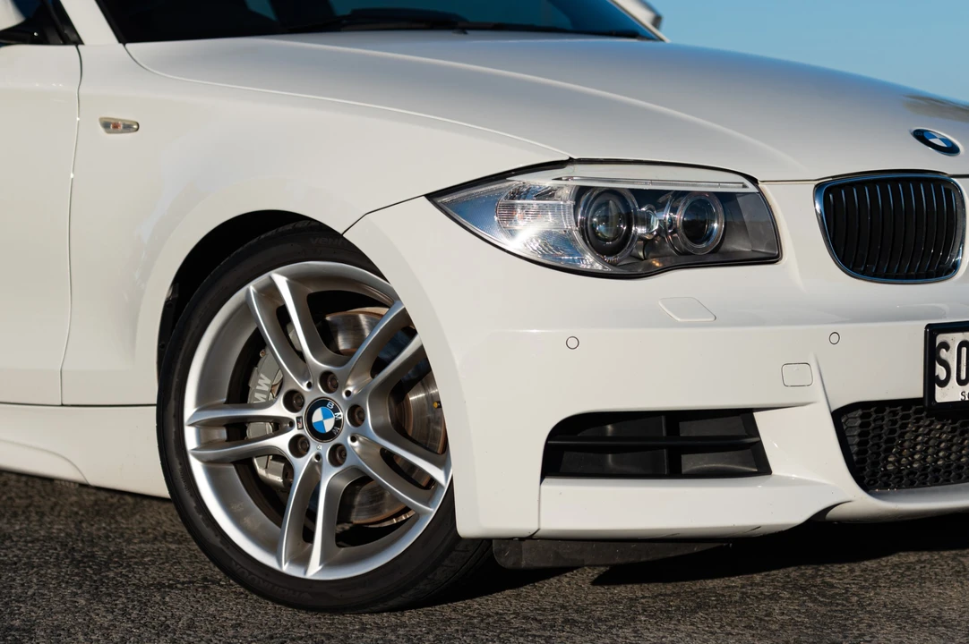 2011 BMW E82 135i & 135is - Image 13 of 31
