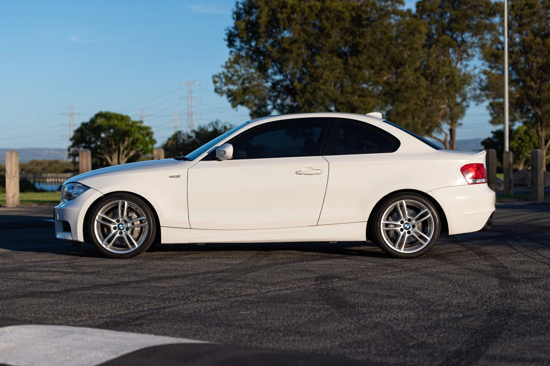 2011 BMW E82 135i & 135is - Image 9 of 31
