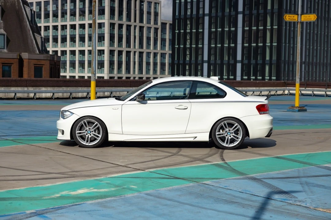 2011 BMW E82 135i & 135is - Image 28 of 30