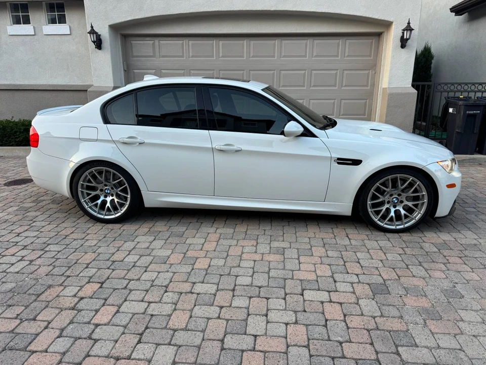 2011 BMW E90 M3 Sedan - Image 8 of 16