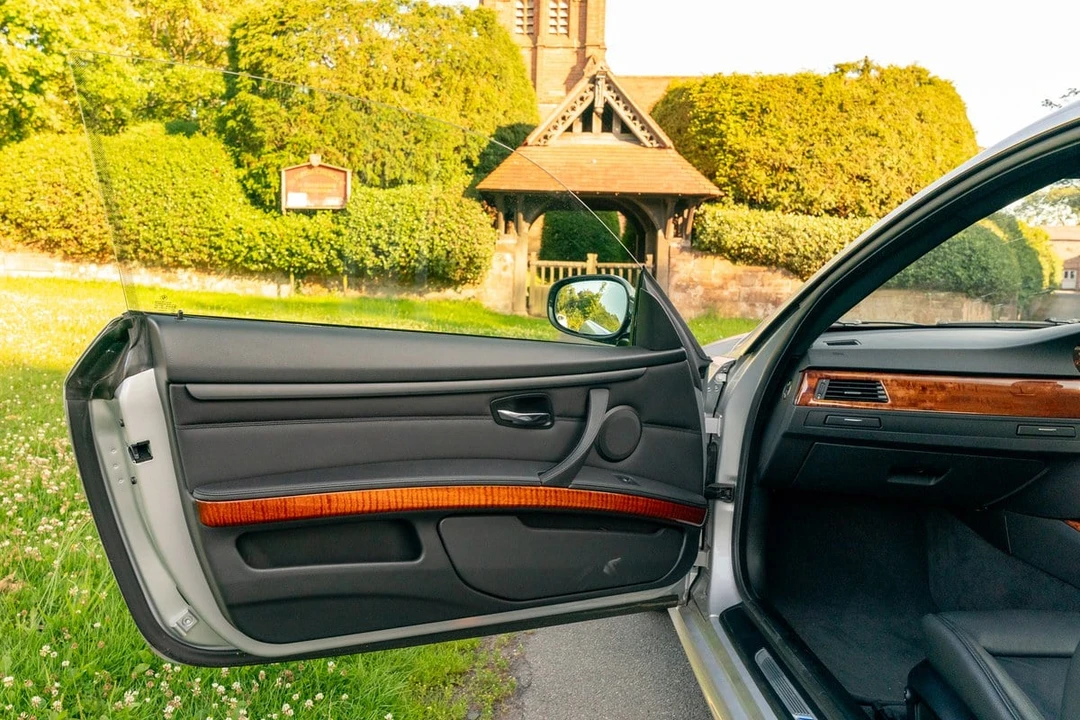 2011 BMW E92 3 Series Coupe - Image 26 of 30