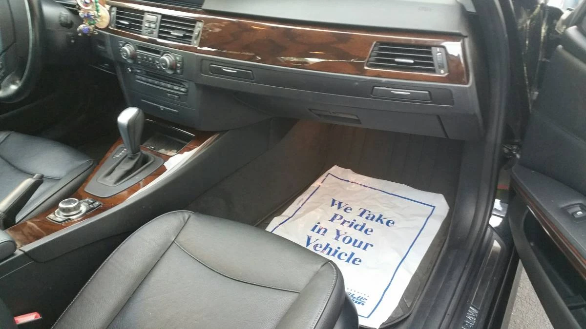 2011 BMW E90 3 Series Sedan - Image 6 of 10
