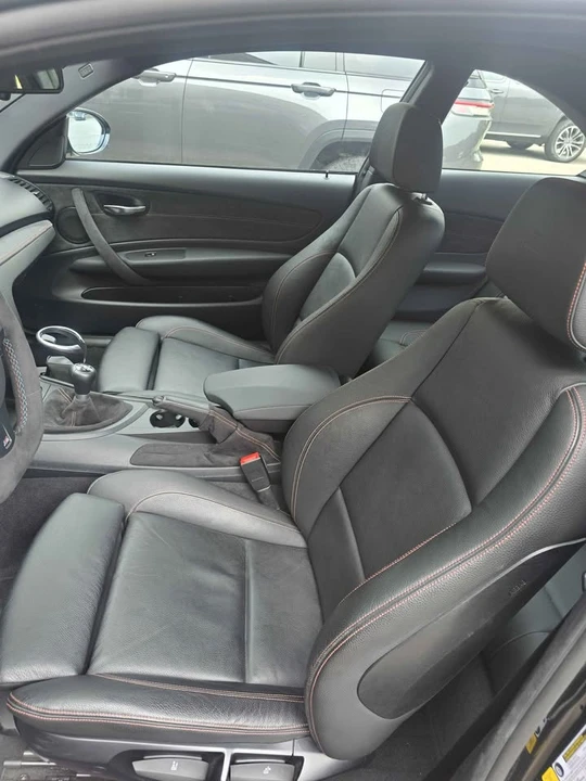 2011 BMW 1M - Image 8 of 11