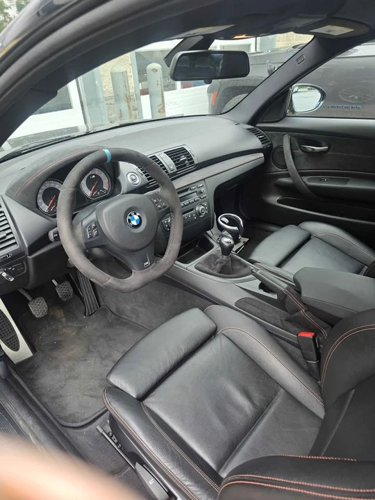 2011 BMW 1M - Image 7 of 11