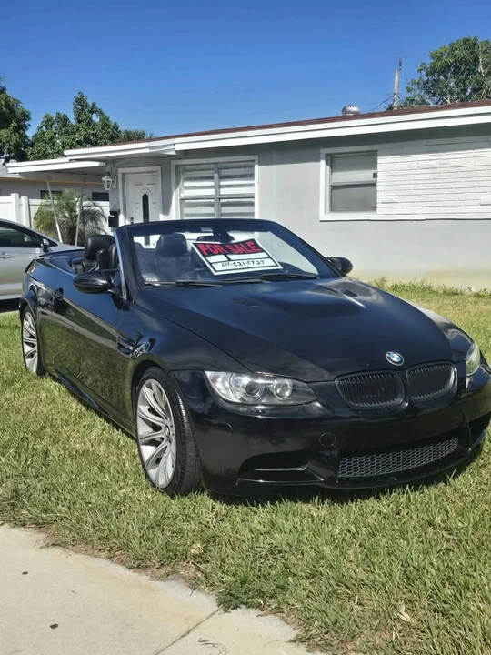 2011 BMW E93 M3 Convertible - Image 3 of 3