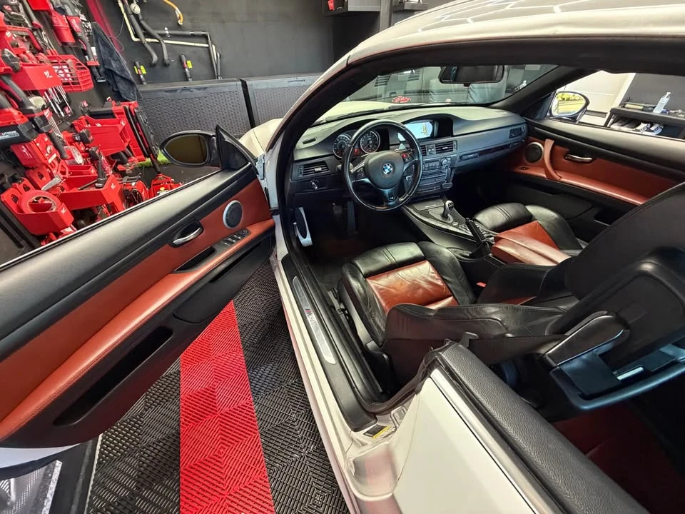 2011 BMW E93 M3 Convertible - Image 3 of 7