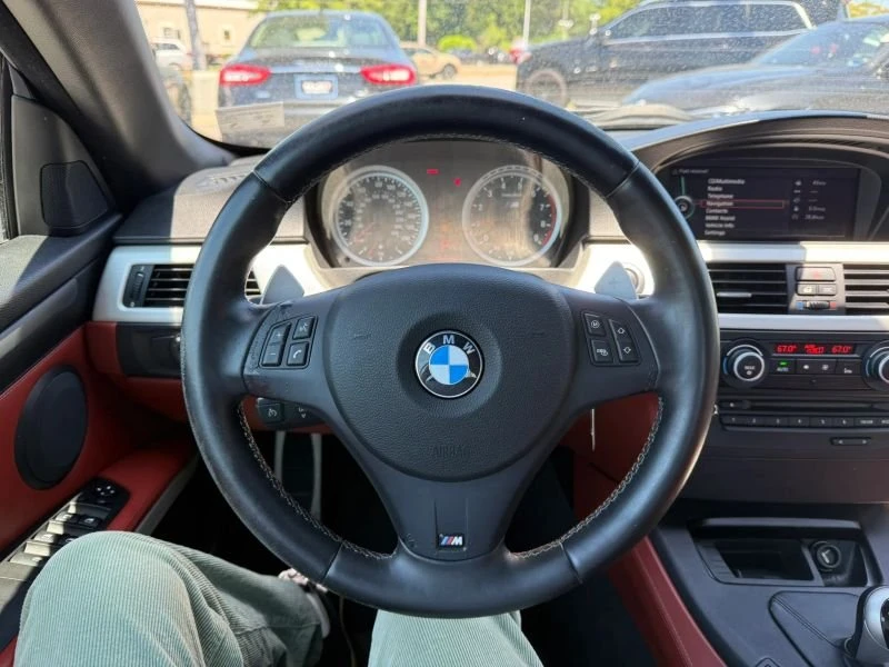 2011 BMW E93 M3 Convertible - Image 8 of 12