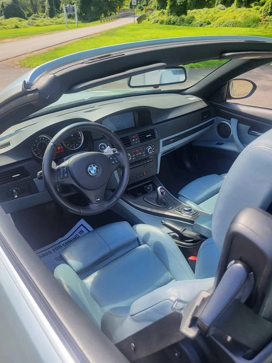 2011 BMW E93 M3 Convertible - Image 6 of 17