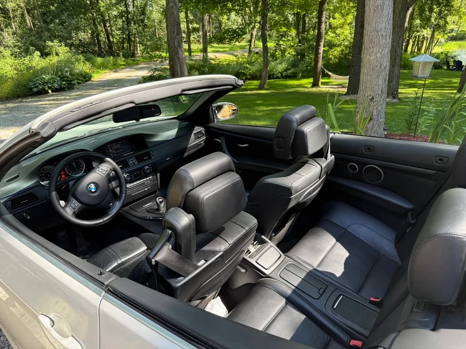 2011 BMW E93 M3 Convertible - Image 8 of 19