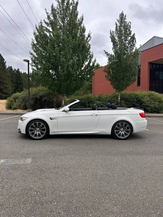 2011 BMW E93 M3 Convertible - Image 8 of 12