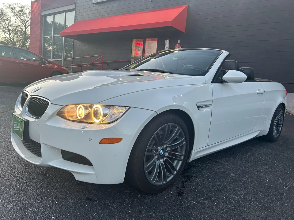 2011 BMW E93 M3 Convertible - Image 8 of 31
