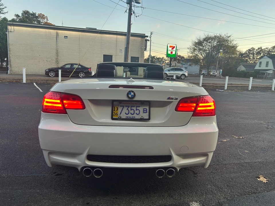 2011 BMW E93 M3 Convertible - Image 13 of 31