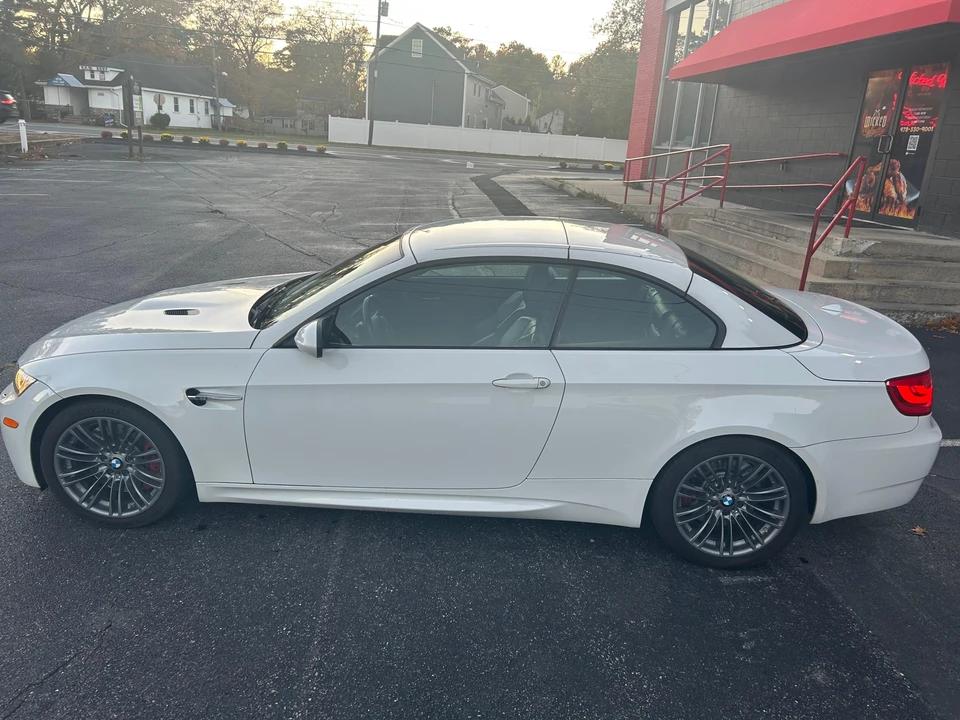 2011 BMW E93 M3 Convertible - Image 24 of 31