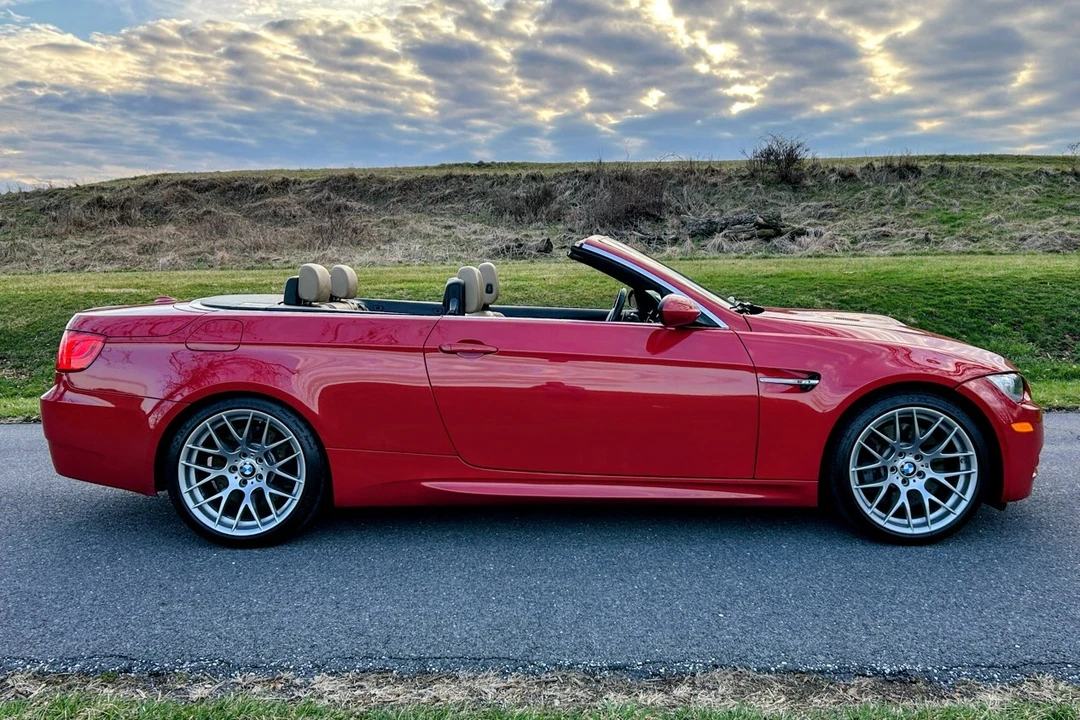 2011 BMW E93 M3 Convertible - Image 3 of 9