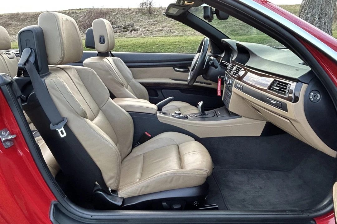 2011 BMW E93 M3 Convertible - Image 4 of 9