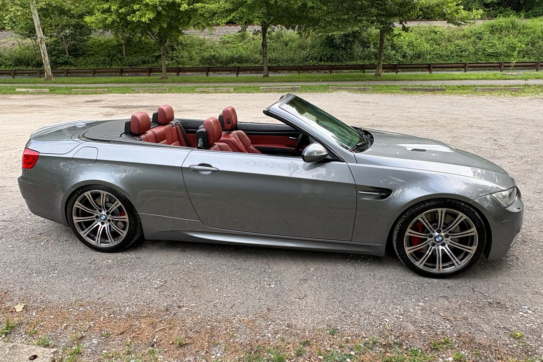 2011 BMW E93 M3 Convertible - Image 3 of 31