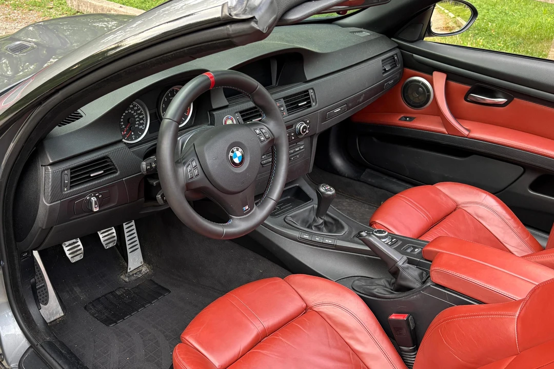 2011 BMW E93 M3 Convertible - Image 27 of 31
