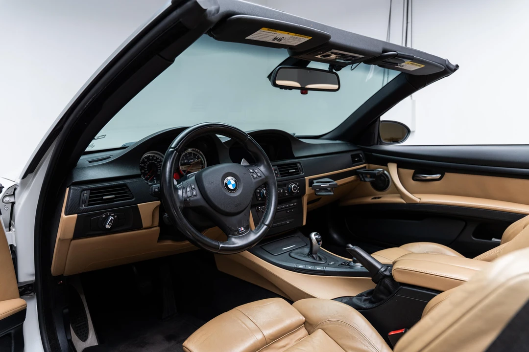 2011 BMW E93 M3 Convertible - Image 24 of 31