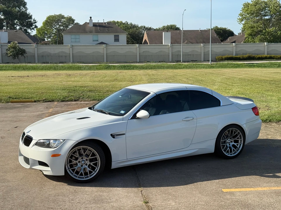 2011 BMW E93 M3 Convertible - Image 9 of 31