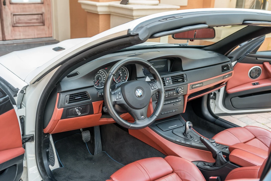 2011 BMW E93 M3 Convertible - Image 26 of 31