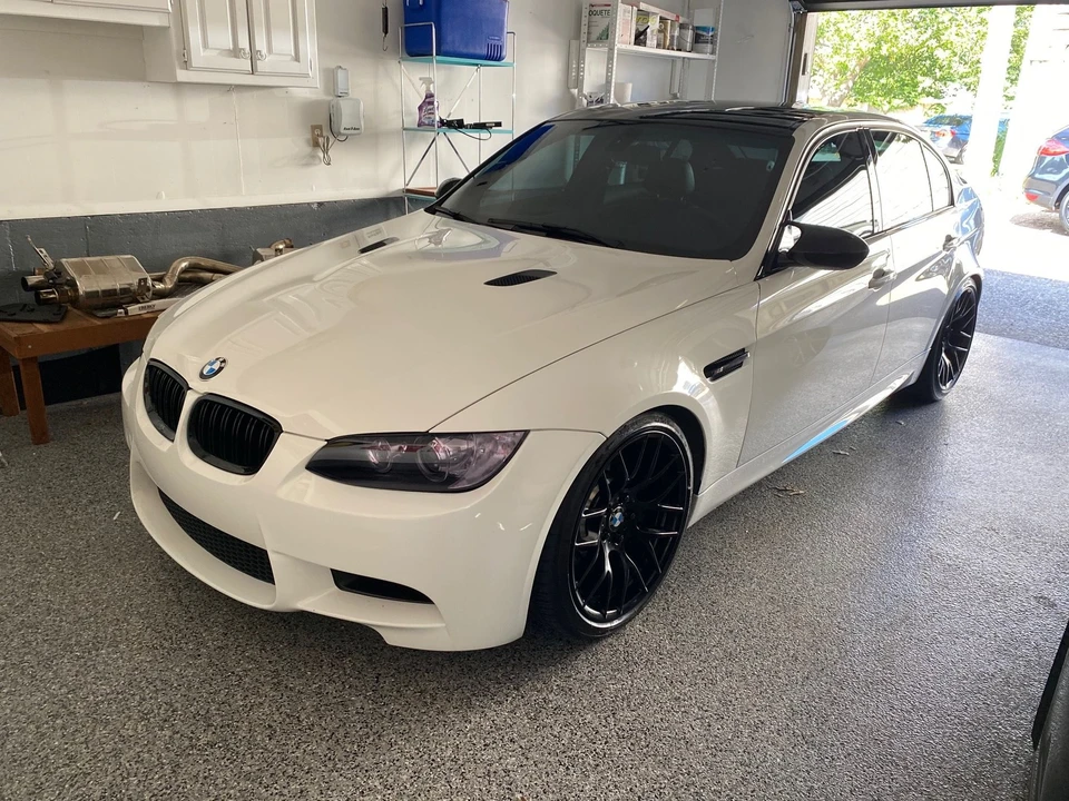 2011 BMW E90 M3 Sedan - Image 5 of 14