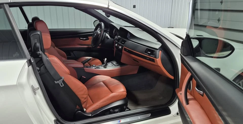 2011 BMW E93 M3 Convertible - Image 14 of 20