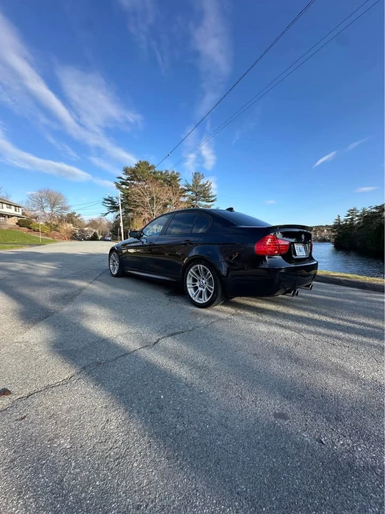 2011 BMW M3 - Image 2 of 17