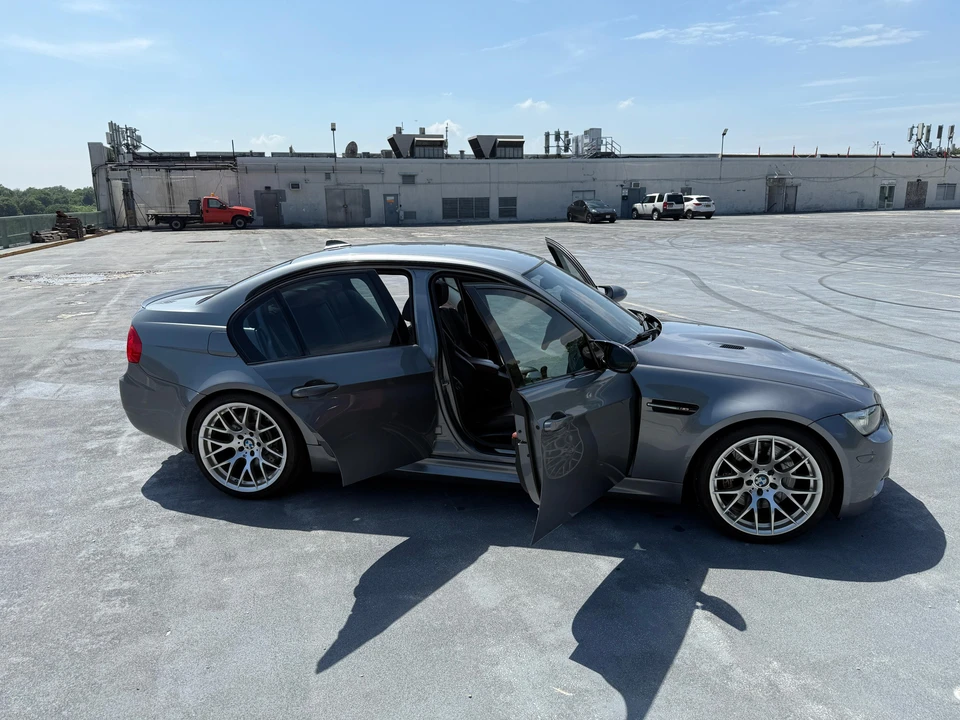 2011 BMW E90 M3 Sedan - Image 24 of 31