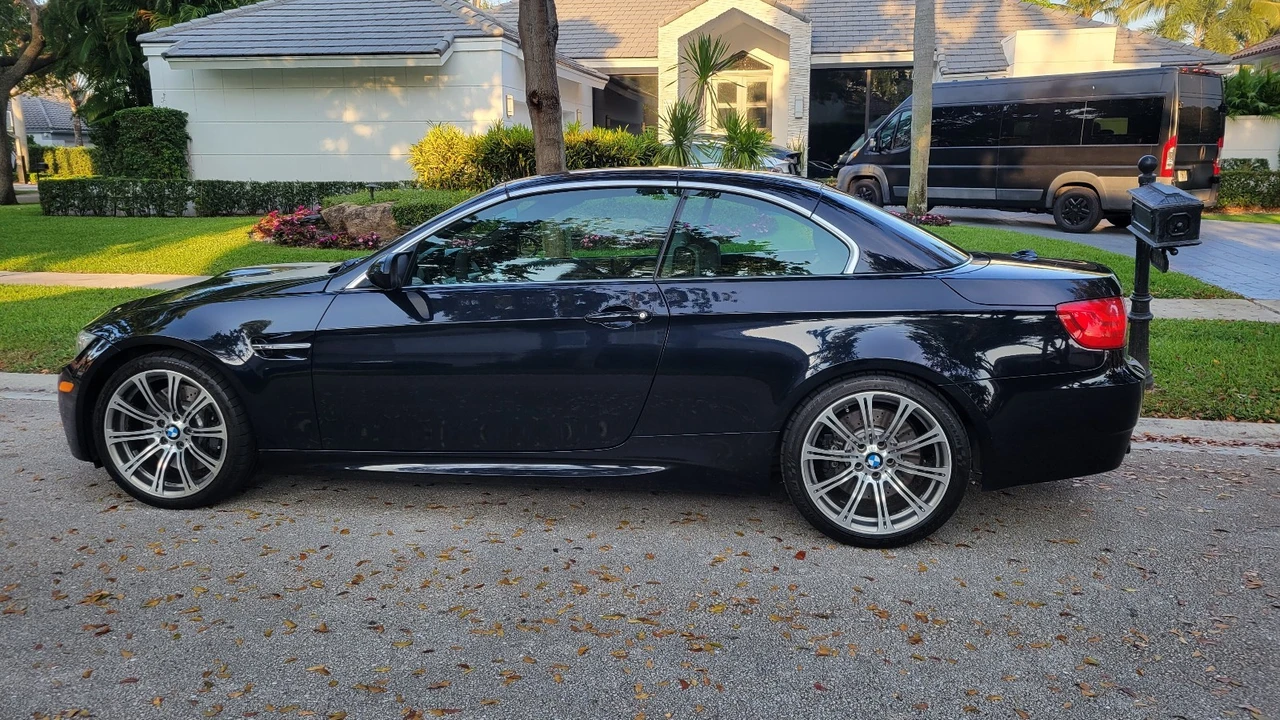 2011 BMW M3 - Image 3 of 21