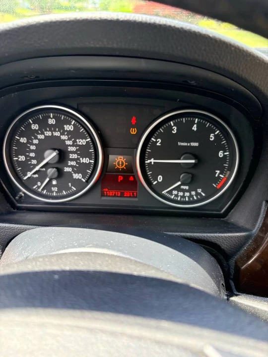 2011 BMW E90 3 Series Sedan - Image 10 of 11