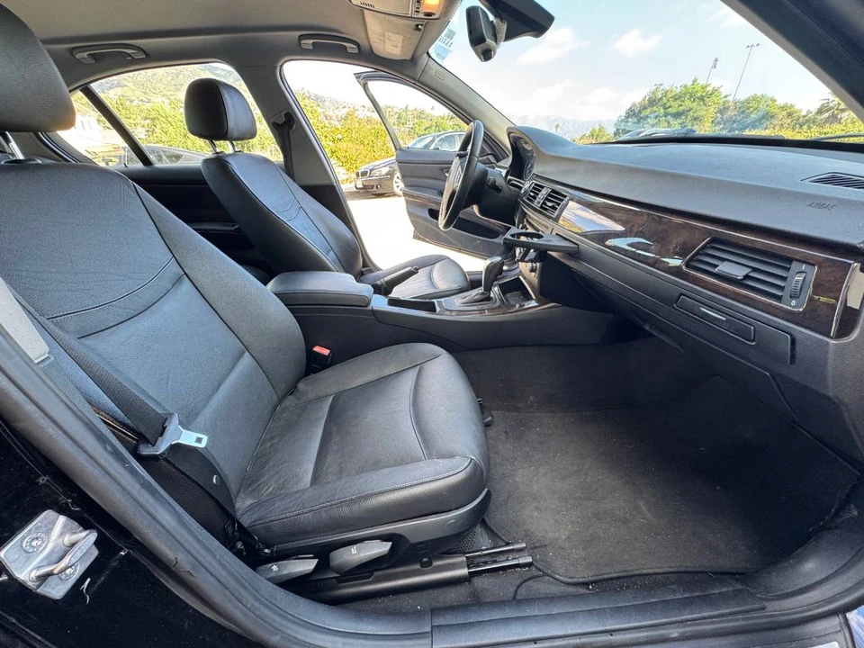 2011 BMW E90 3 Series Sedan - Image 10 of 13