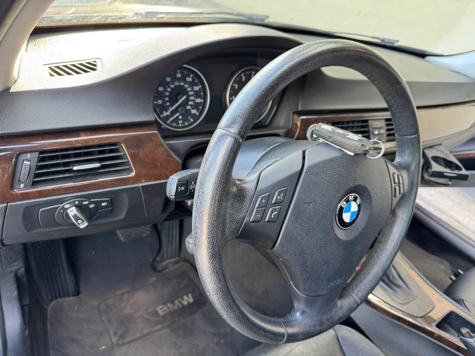 2011 BMW E90 3 Series Sedan - Image 7 of 13