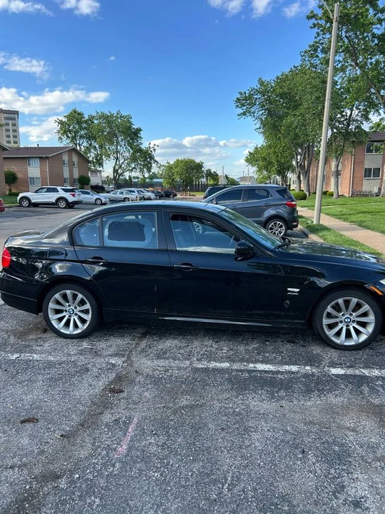 2011 BMW E90 3 Series Sedan - Image 2 of 11
