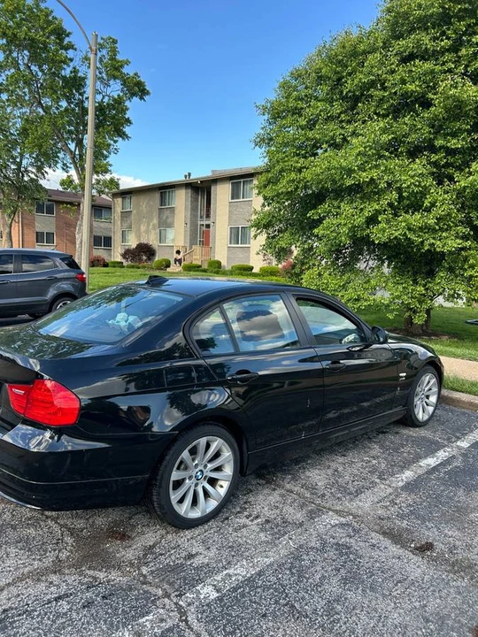 2011 BMW E90 3 Series Sedan - Image 3 of 11