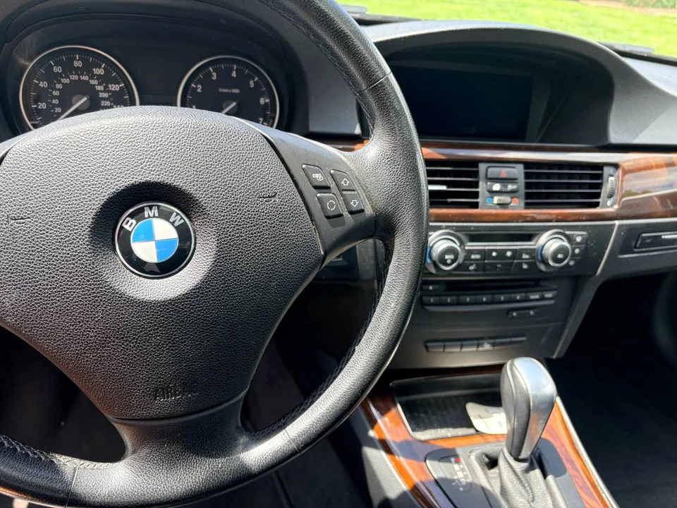 2011 BMW E90 3 Series Sedan - Image 8 of 11