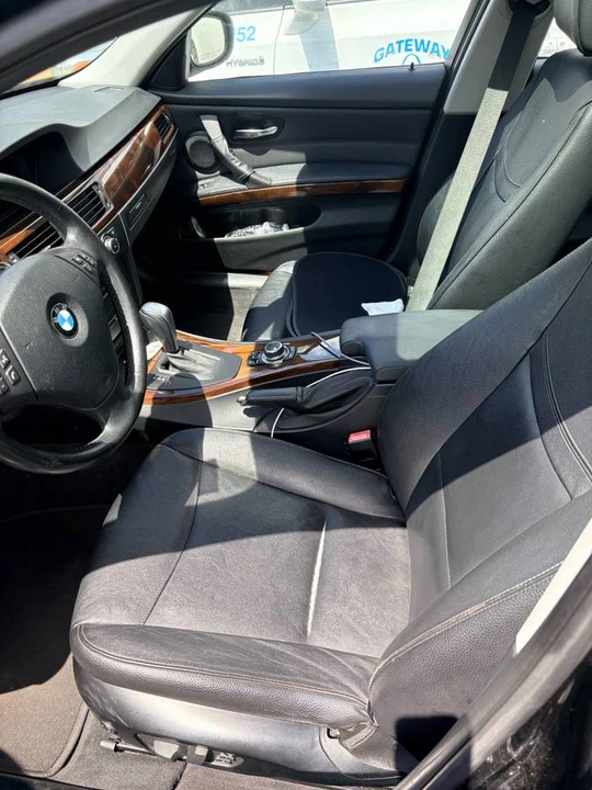 2011 BMW E90 3 Series Sedan - Image 7 of 11