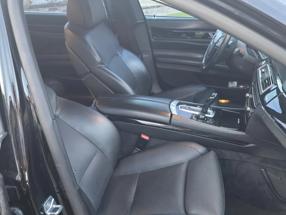 2011 BMW Alpina B7 - Image 16 of 21