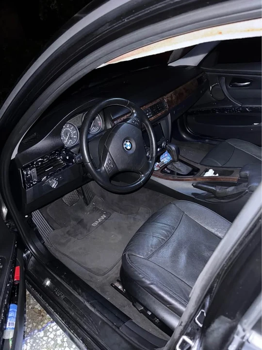 2011 BMW E90 3 Series Sedan - Image 4 of 7