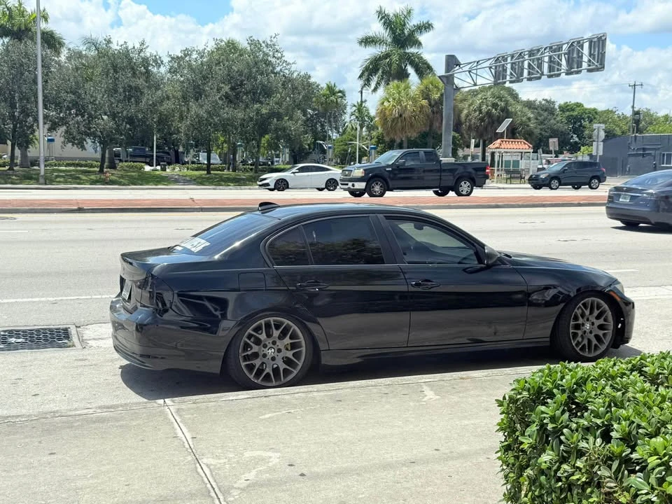 2011 BMW E90 3 Series Sedan - Image 7 of 7